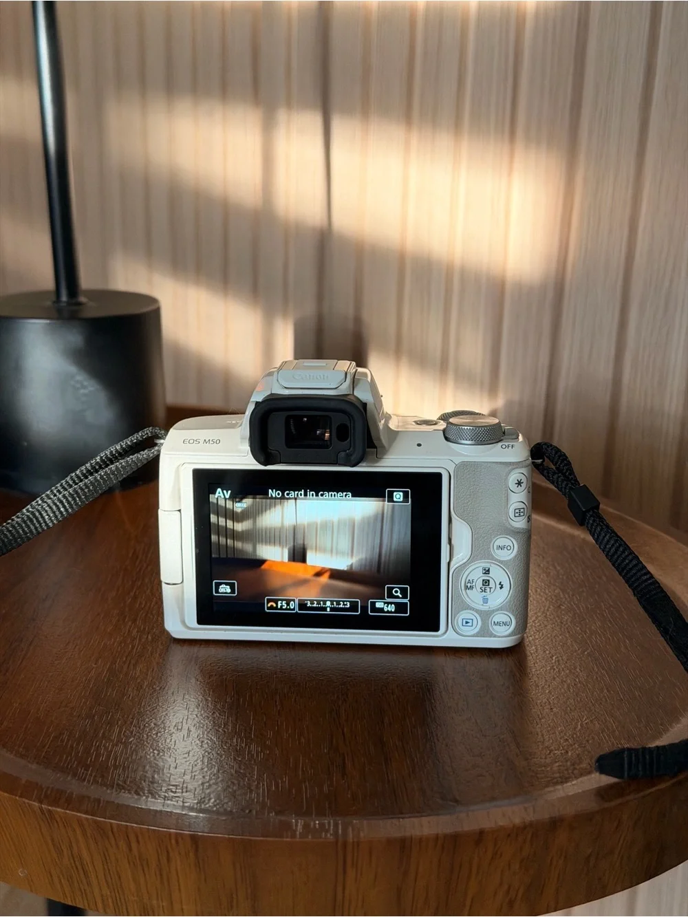 Canon EOS M50 White Vlogging Camera EF-M 15-45mm - Excellent Condition Low Use